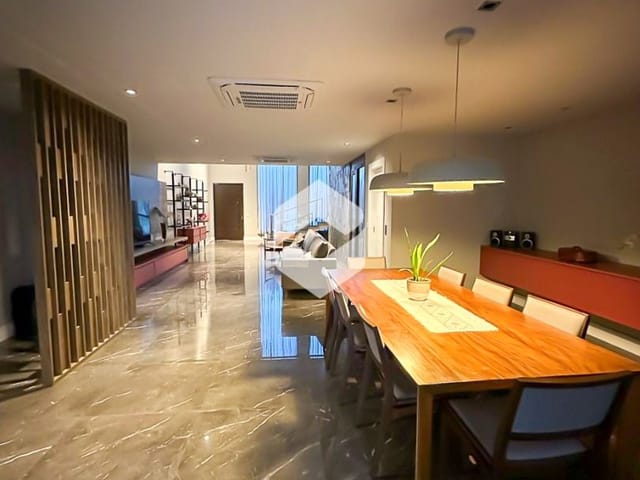 Casa com 600m² 5 quartos e 8 banheiros, à venda ou para alugar, no bairro Barra da Tijuca em Rio de Janeiro