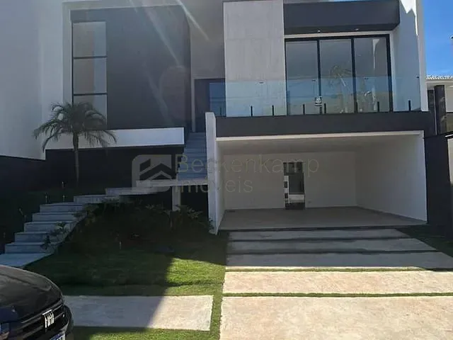 Casa com 360m² 3 quartos e 5 banheiros, à venda, no bairro Jardim Amália em Volta Redonda