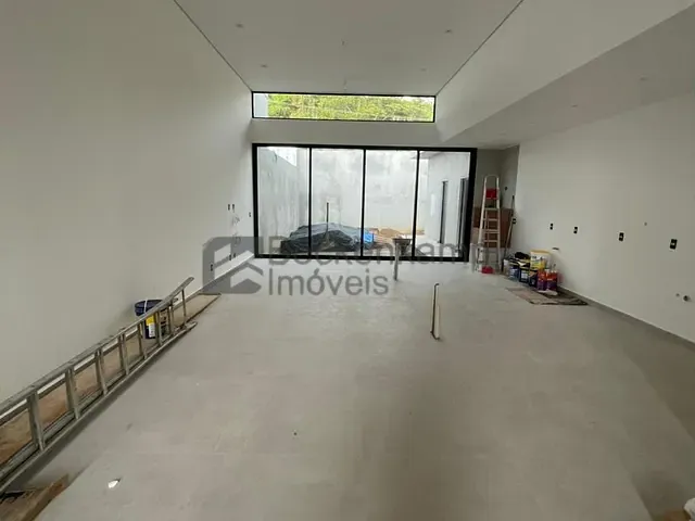 Casa com 360m² 3 quartos e 5 banheiros, à venda, no bairro Jardim Amália em Volta Redonda