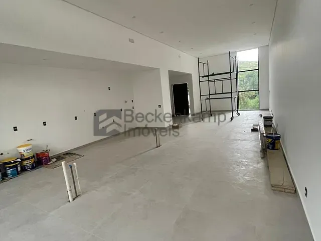 Casa com 360m² 3 quartos e 5 banheiros, à venda, no bairro Jardim Amália em Volta Redonda
