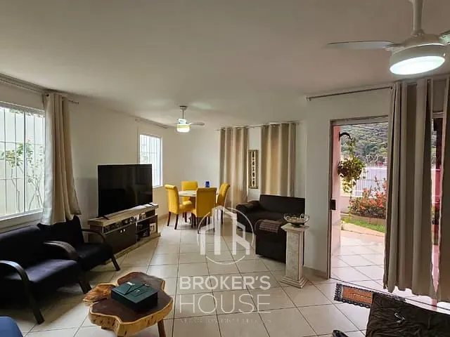 Casa com 175m² 4 quartos e 5 banheiros, à venda, no bairro Fradinhos em Vitória