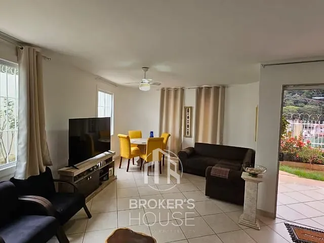 Casa com 175m² 4 quartos e 5 banheiros, à venda, no bairro Fradinhos em Vitória