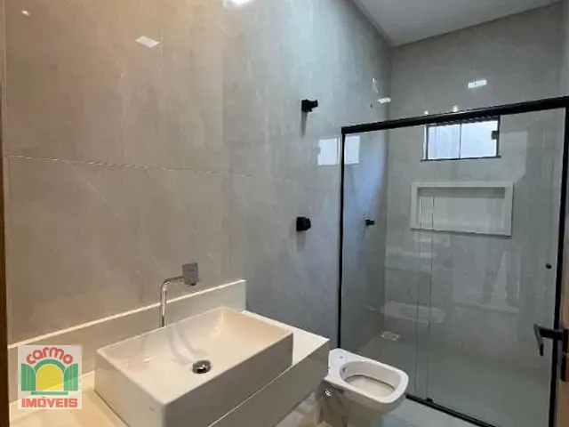 Casa com 200m² 3 quartos e 2 banheiros, à venda, no bairro Jardim Itália em Anápolis