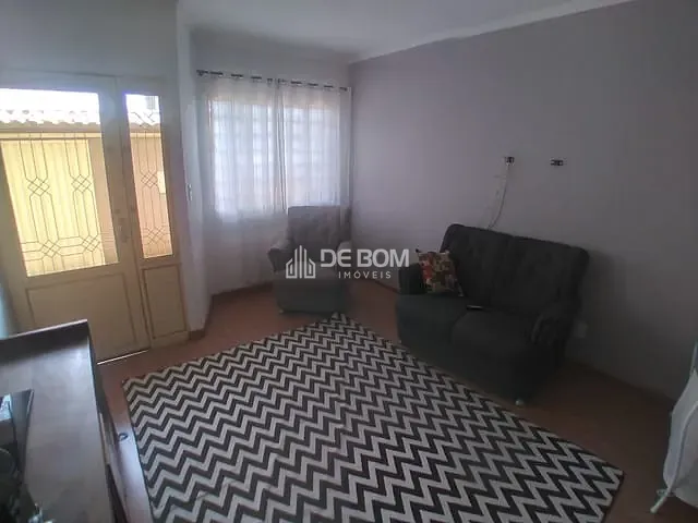 Casa com 250m² 3 quartos e 3 banheiros, à venda, no bairro Jardim Aeroporto em Poços de Caldas