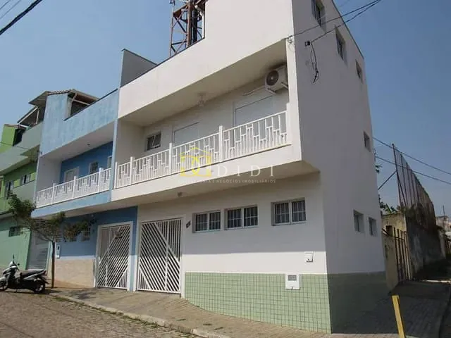 Casa 3 quartos e 4 banheiros, à venda, no bairro Centro em Porto Feliz