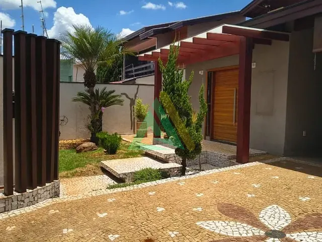 Casa com 413m² 3 quartos e 2 banheiros, à venda, no bairro Jardim América em Mogi Mirim