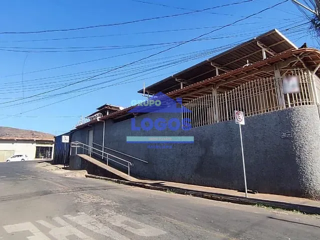 Casa com 310m² 3 quartos e 1 banheiro, à venda, no bairro Novo Cruzeiro em João Monlevade