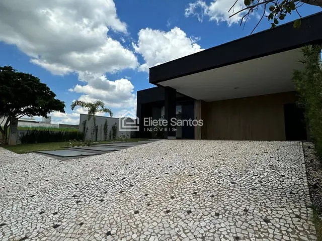 Casa com 465m² 3 quartos e 5 banheiros, à venda, no bairro Fazenda Santa Lúcia em Americana