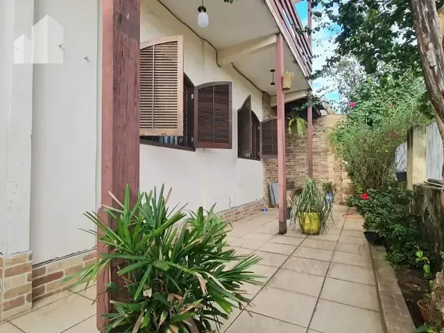 Casa com 323m² 4 quartos e 4 banheiros, à venda, no bairro Centro em Nova Iguaçu