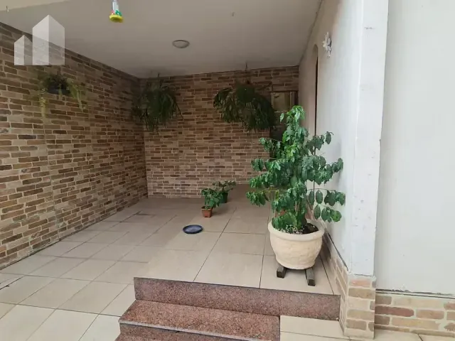 Casa com 323m² 4 quartos e 4 banheiros, à venda, no bairro Centro em Nova Iguaçu