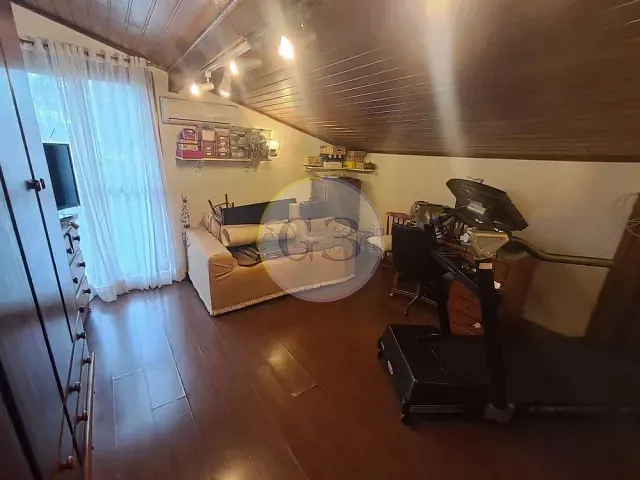 Casa 4 quartos e 4 banheiros, à venda, no bairro Areal em Pelotas