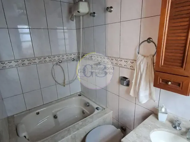 Casa 4 quartos e 4 banheiros, à venda, no bairro Areal em Pelotas