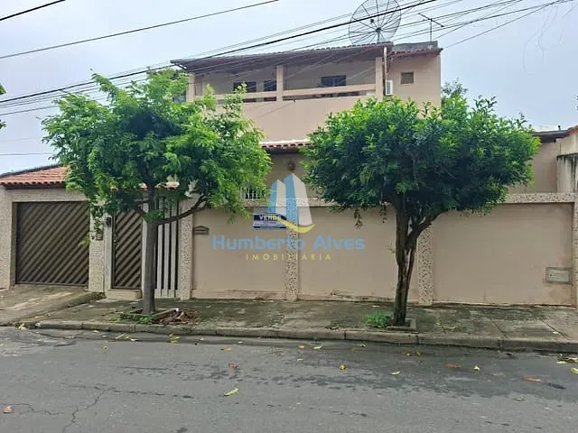 Casa 4 quartos e 2 banheiros, à venda, no bairro Recreio em Vitória da Conquista