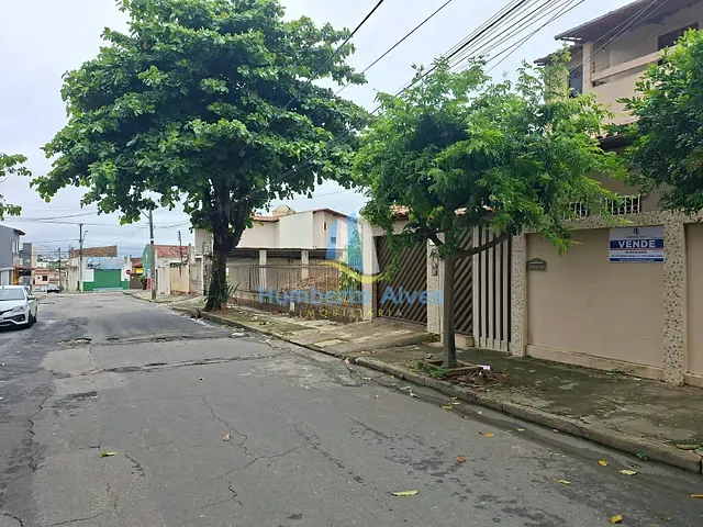 Casa 4 quartos e 2 banheiros, à venda, no bairro Recreio em Vitória da Conquista