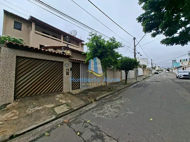 Casa 4 quartos e 2 banheiros, à venda, no bairro Recreio em Vitória da Conquista