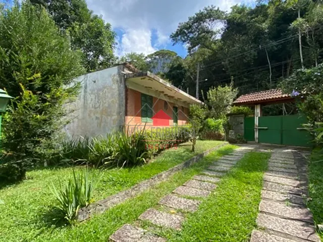 Casa com 1725m² 4 quartos e 3 banheiros, à venda, no bairro Ypu em Nova Friburgo
