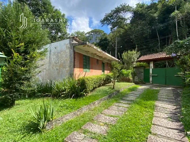 Casa com 1725m² 4 quartos e 3 banheiros, à venda, no bairro Ypu em Nova Friburgo