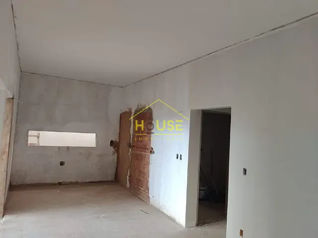 Casa com 300m² 3 quartos e 2 banheiros, à venda, no bairro Loteamento Residencial Maria Nazaret em Fernandópolis