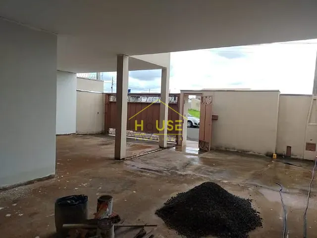 Casa com 300m² 3 quartos e 2 banheiros, à venda, no bairro Loteamento Residencial Maria Nazaret em Fernandópolis