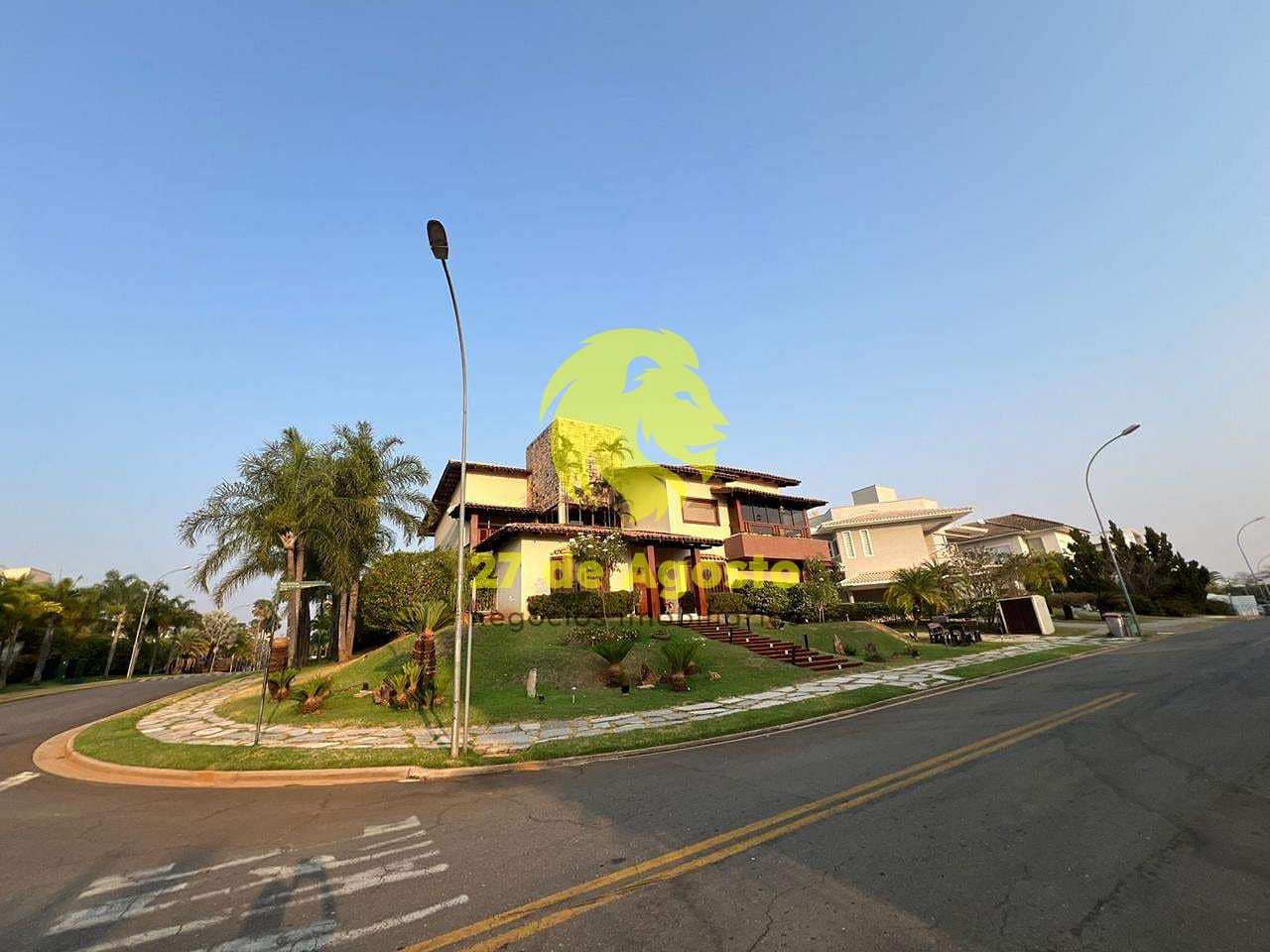 Casa para alugar com 5 quartos, 600m² - Foto 33
