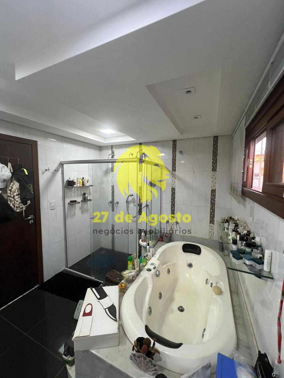 Casa para alugar com 5 quartos, 600m² - Foto 8