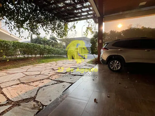 Casa com 1200m² 5 quartos e 6 banheiros, para alugar, no bairro Residencial Alphaville Flamboyant em Goiânia