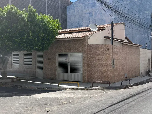 Casa 3 quartos e 1 banheiro, à venda, no bairro Alves de Souza em Paulo Afonso