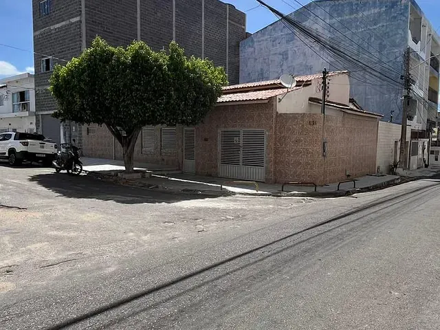 Casa 3 quartos e 1 banheiro, à venda, no bairro Alves de Souza em Paulo Afonso