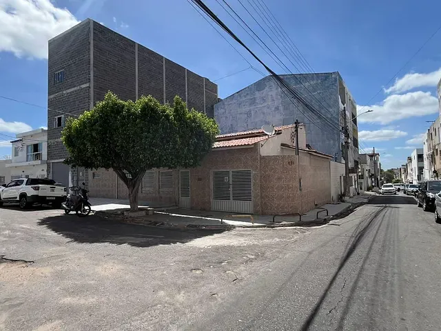 Casa 3 quartos e 1 banheiro, à venda, no bairro Alves de Souza em Paulo Afonso