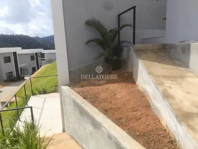 Casa com 127m² 2 quartos e 3 banheiros, à venda, no bairro Golfe em Teresópolis