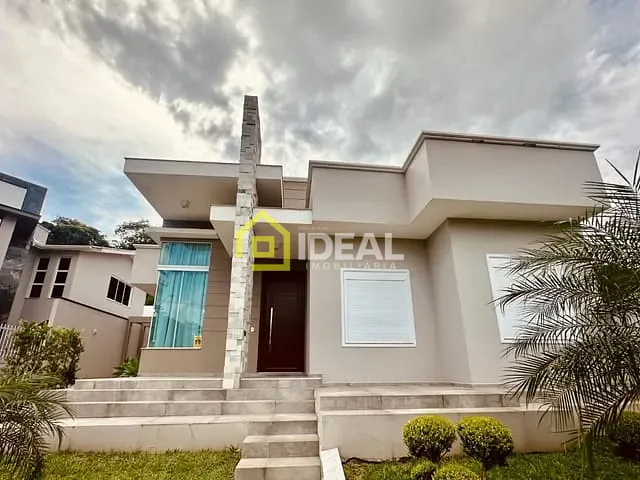 Casa 3 quartos e 3 banheiros, à venda, no bairro Parque de Exposições em Concórdia