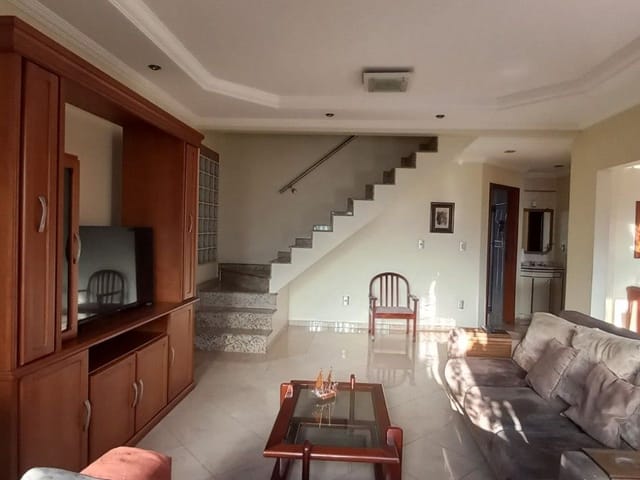 Casa com 501m² 4 quartos e 3 banheiros, à venda, no bairro Jardim Sulacap em Rio de Janeiro