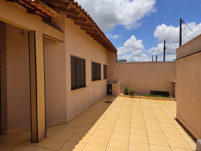 Foto do Casa - Casa à VENDA/PERMUTA,  Zona Leste - R$. 480.000,00- terreno 317 m2,  140 m2 constr., 02 quartos, edícula c/churrasqueira, próxima Tonhão Maxi,  Londrina, PR | Grupo Mitral Imóveis