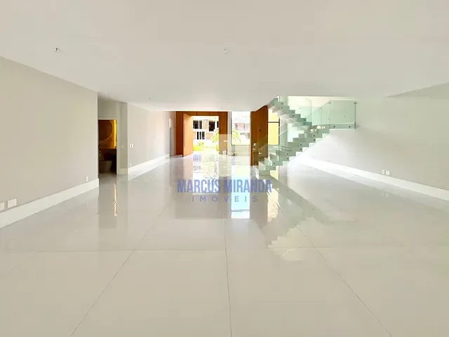 Casa com 1490m² 5 quartos e 7 banheiros, à venda, no bairro Barra da Tijuca em Rio de Janeiro