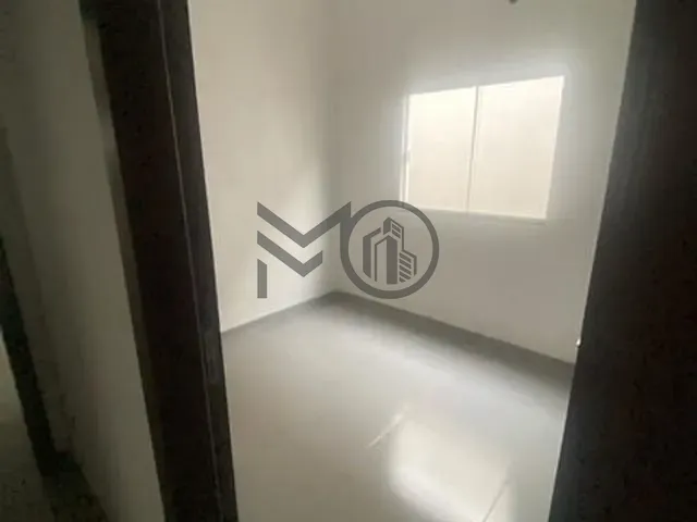 Casa com 260m² 3 quartos e 2 banheiros, à venda, no bairro Distrito Industrial em Cuiabá