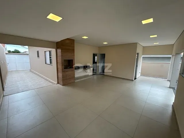 Casa com 360m² 2 quartos e 2 banheiros, à venda, no bairro Centro em Botucatu