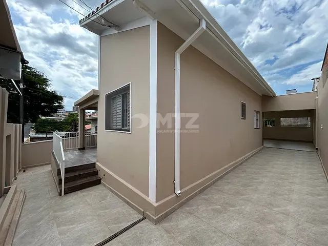 Casa com 360m² 2 quartos e 2 banheiros, à venda, no bairro Centro em Botucatu