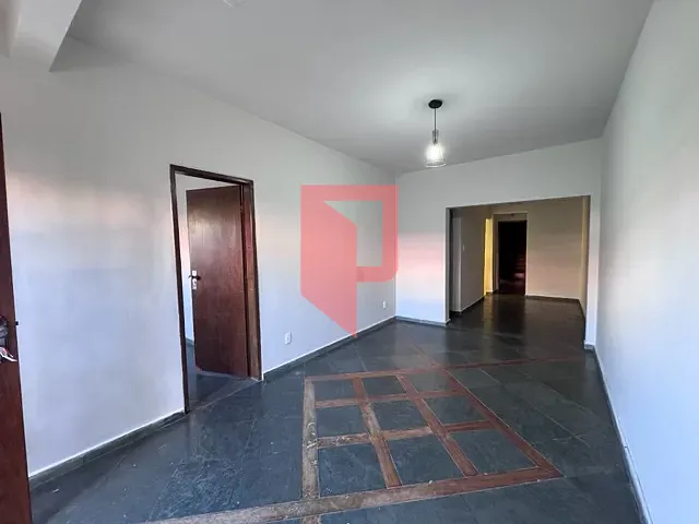 Casa com 360m² 4 quartos e 3 banheiros, para alugar, no bairro Caiçaras em Belo Horizonte