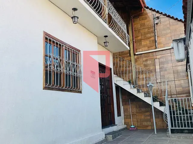 Casa com 360m² 4 quartos e 3 banheiros, para alugar, no bairro Caiçaras em Belo Horizonte