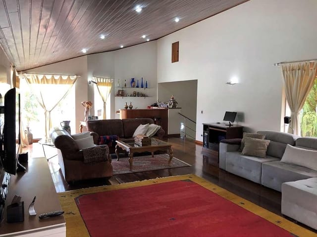 Casa com 1082m² 4 quartos e 6 banheiros, à venda, no bairro Recanto Inpla em Carapicuíba