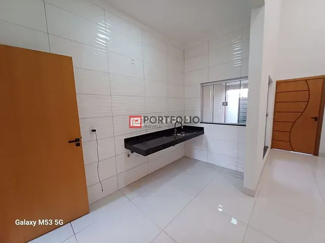 Casa com 150m² 3 quartos e 2 banheiros, à venda, no bairro Residencial Portal Do Cerrado em Anápolis