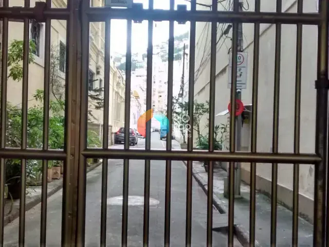 Casa com 150m² 3 quartos e 3 banheiros, à venda, no bairro Catete em Rio de Janeiro