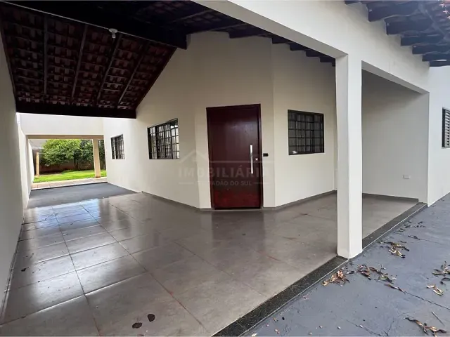 Casa 3 quartos e 1 banheiro, para alugar, no bairro FLAMBOYANT em Chapadão do Sul