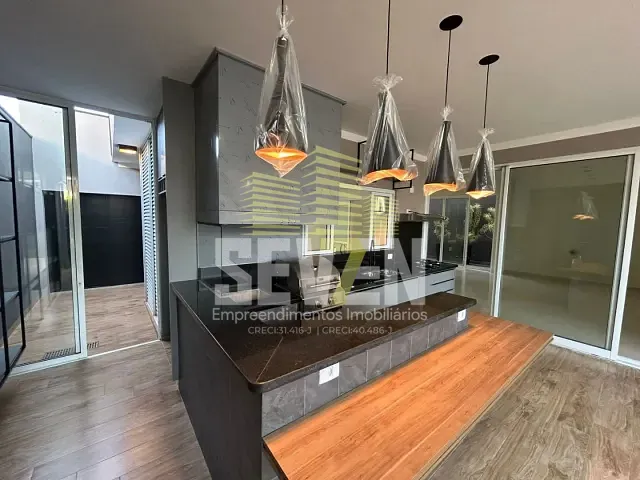 Casa com 375m², à venda, no bairro Vila Aviação em Bauru
