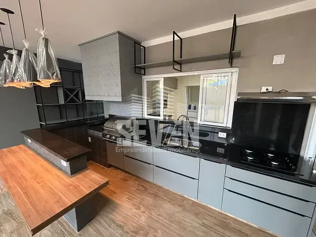 Casa com 375m², à venda, no bairro Vila Aviação em Bauru