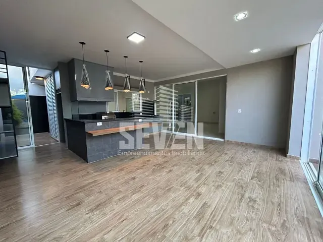 Casa com 375m², à venda, no bairro Vila Aviação em Bauru