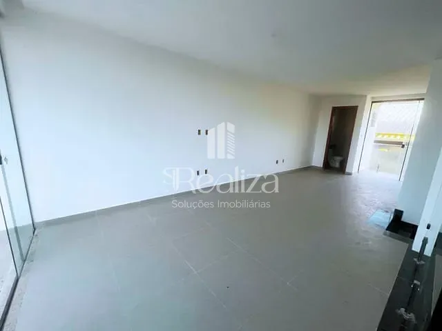 Casa 2 quartos e 3 banheiros, à venda, no bairro Nossa Senhora da Vitória em Ilhéus