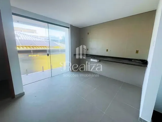 Casa 2 quartos e 3 banheiros, à venda, no bairro Nossa Senhora da Vitória em Ilhéus