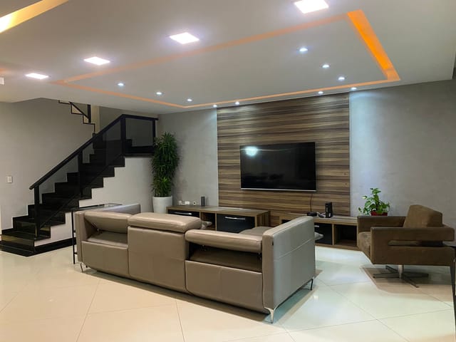 Casa com 336m² 3 quartos e 6 banheiros, à venda, no bairro Vargem Pequena em Rio de Janeiro