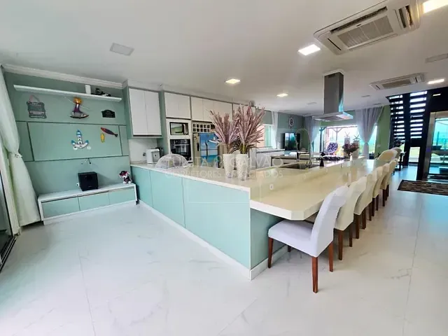Casa com 594m² 4 quartos e 6 banheiros, à venda, no bairro Itapoa em Pontal Do Paraná